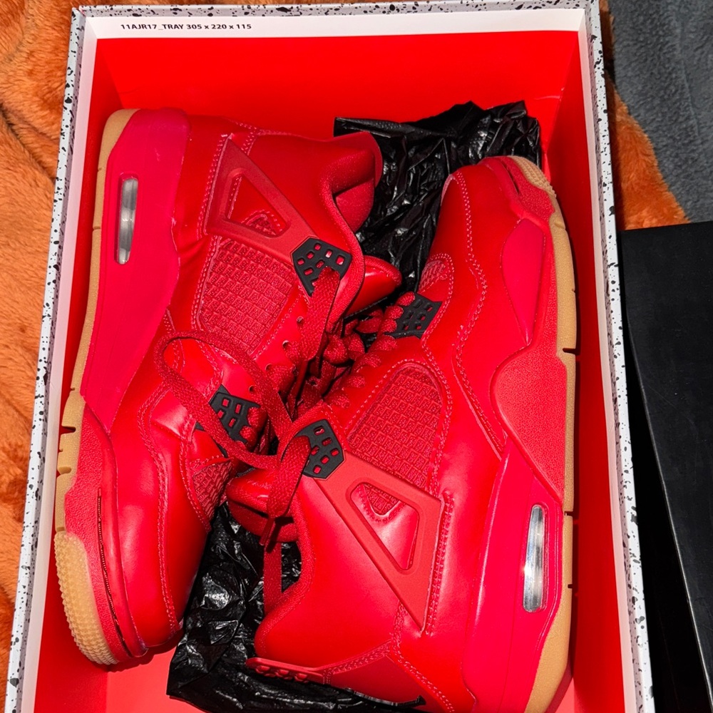Air Jordan. 4 retro NRG women’s size 7 never worn
